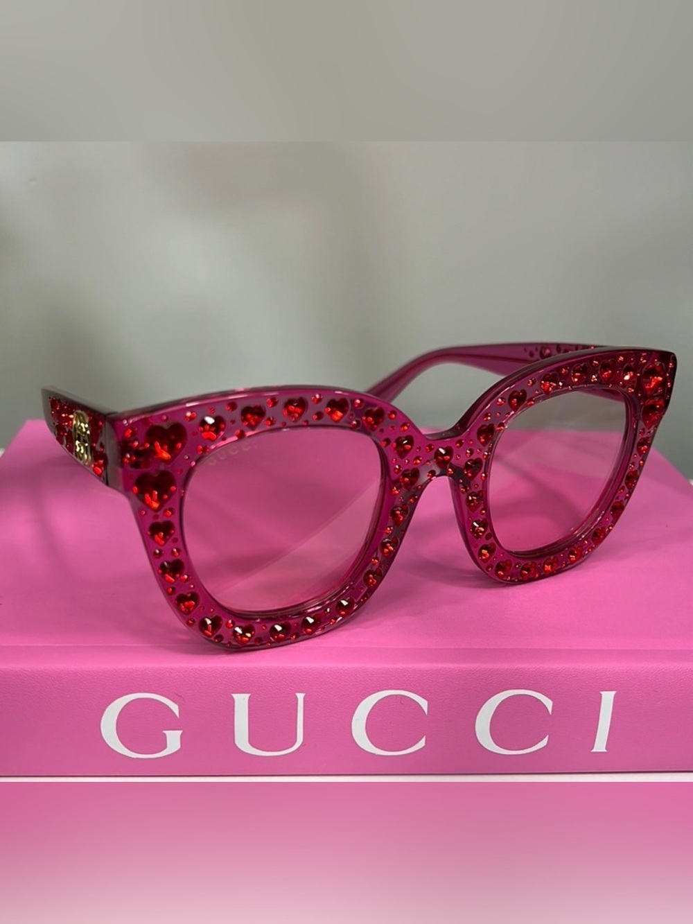 RARE! Gucci Hot Pink & Red Swarovski crystal Hollywood Sunnies - EUC with case